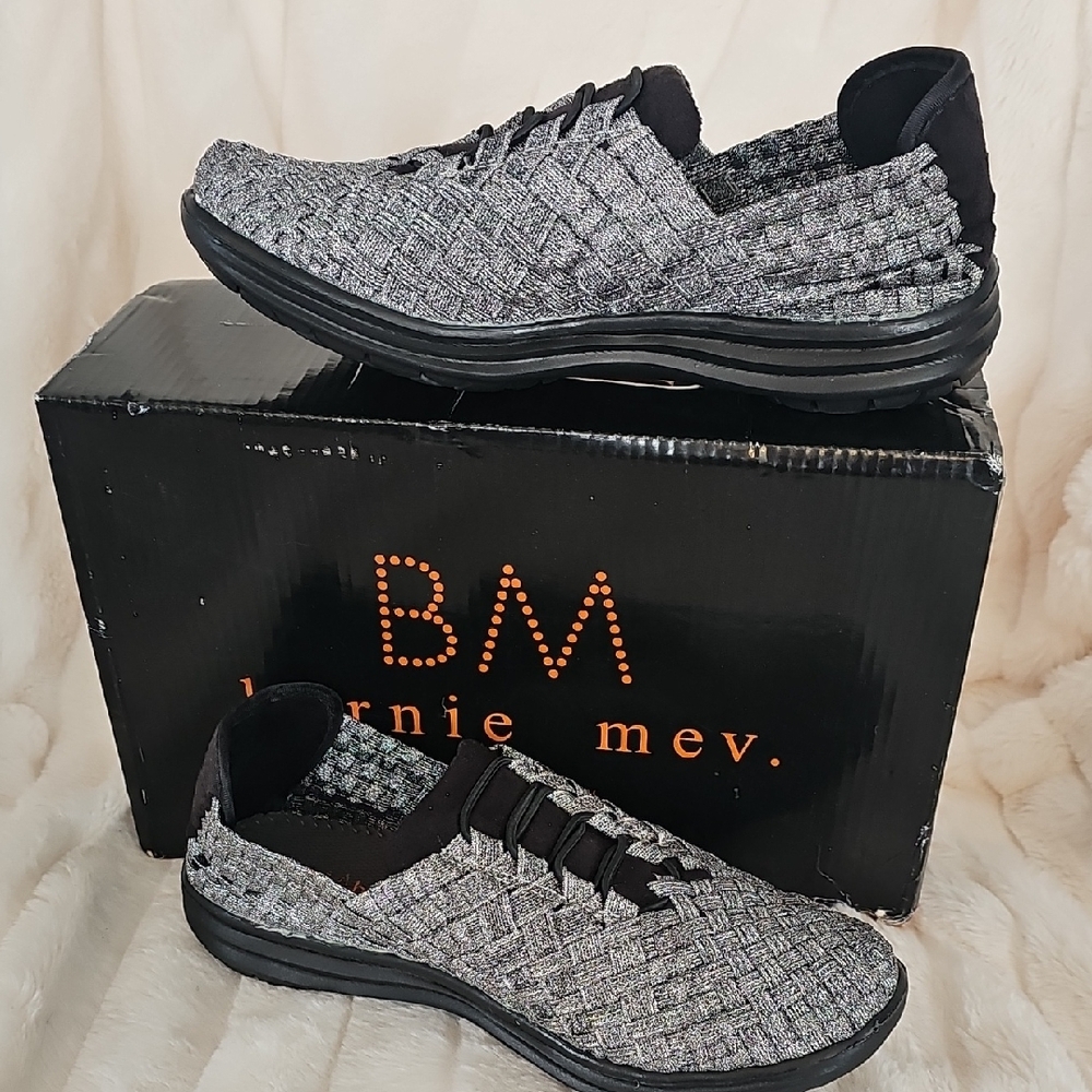 bernie mev. Women's Gray and Black Woven Sneakers